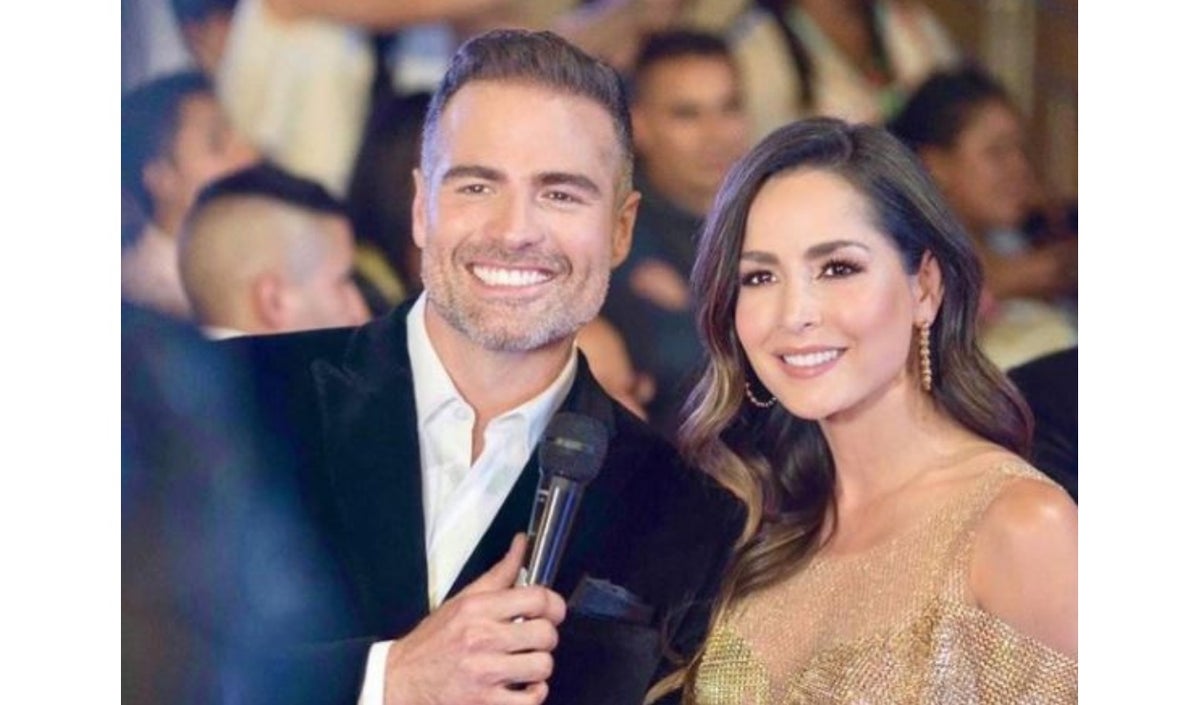 Roberto Manrique y Carmen Villalobos protagonizaron Sin senos sí hay paraíso