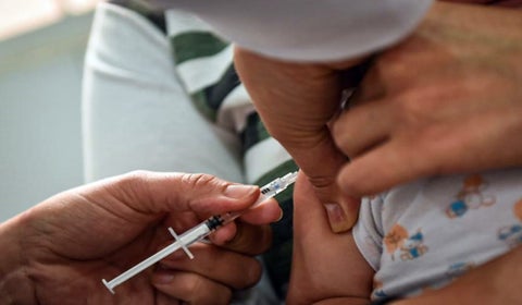 Vacunación en niños en Ibagué
