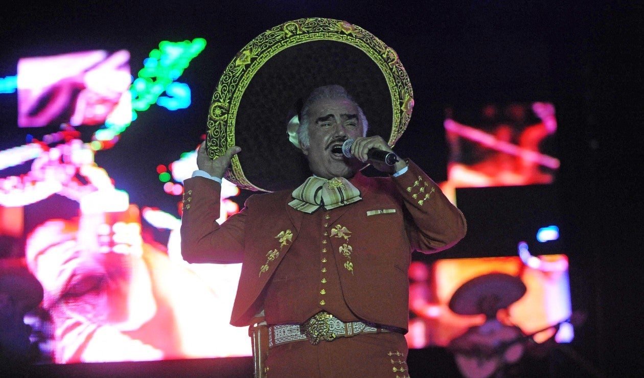 Vicente Fernández, hospitalizado a sus 81 años.