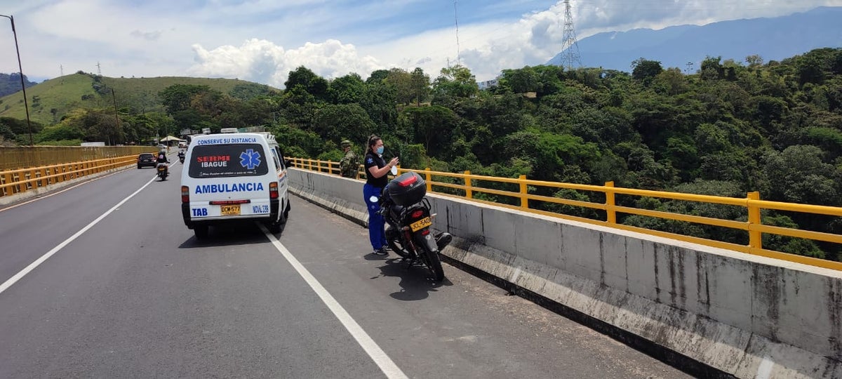 Mujer se lanza de puente en Ibagué