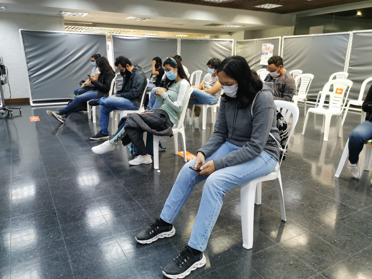 Vacunación entre 20 a 24 años.