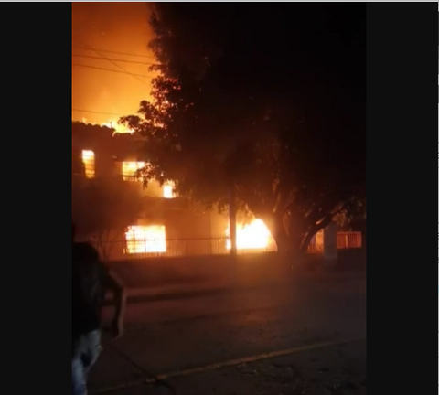 Incendio en colchonería del sur de Cali.