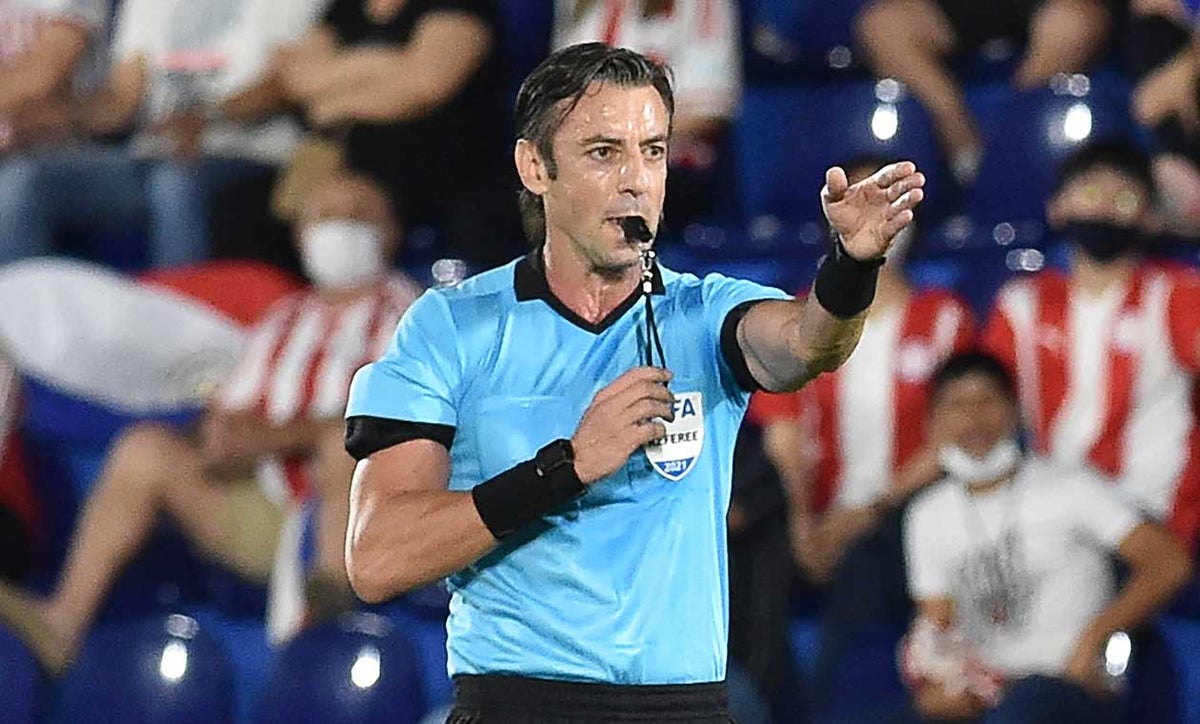 Raphael Claus, arbitro en el juego Colombia vs Paraguay