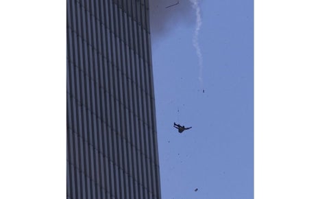 Atentados 11 de septiembre: El hombre que cae, historia de foto de tragedia