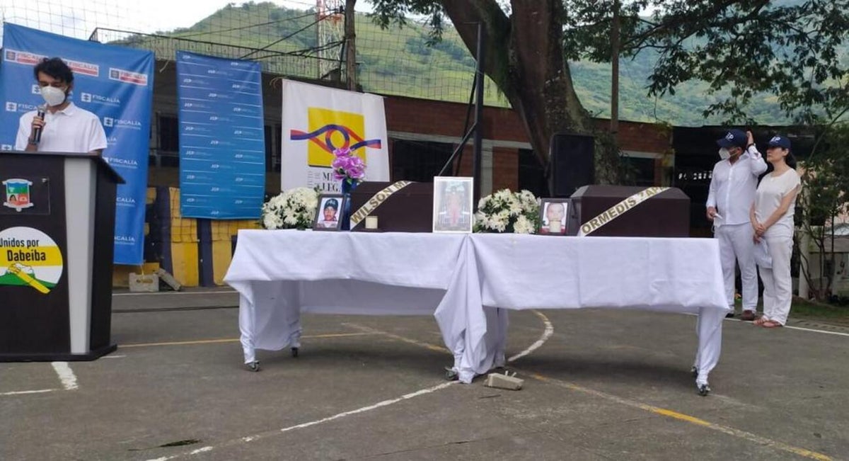 Entrega de cuerpos de desaparecidos a sus familias en Dabeiba, Antioquia.