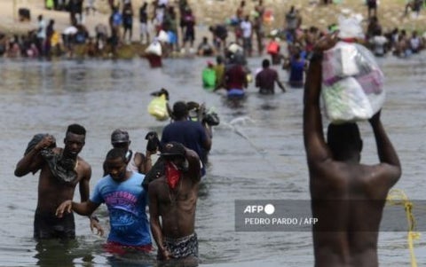 Migrantes haitianos en la frontera sur Texas