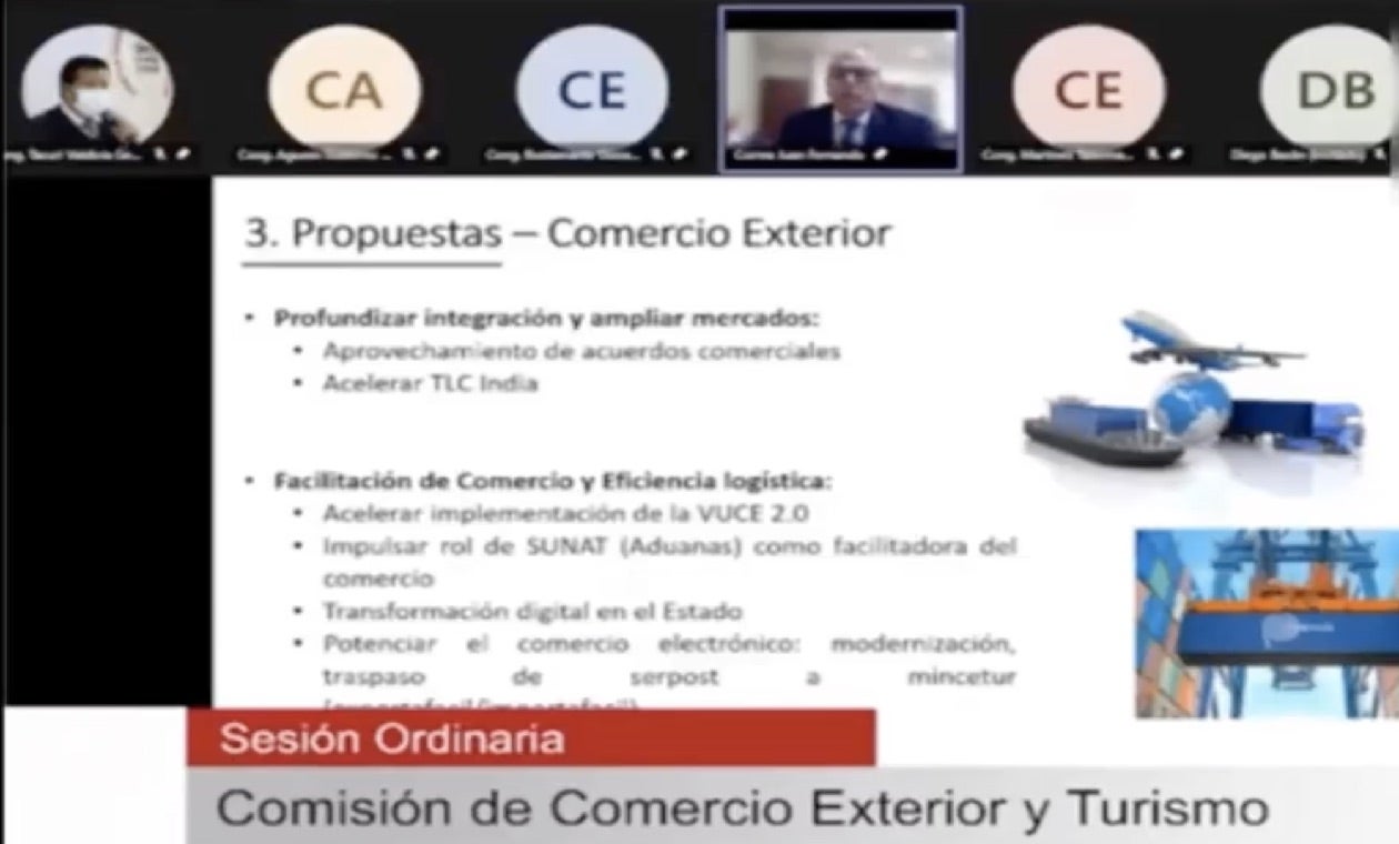 ongresista peruana olvidó apagar su cámara cuando se estaba duchando
