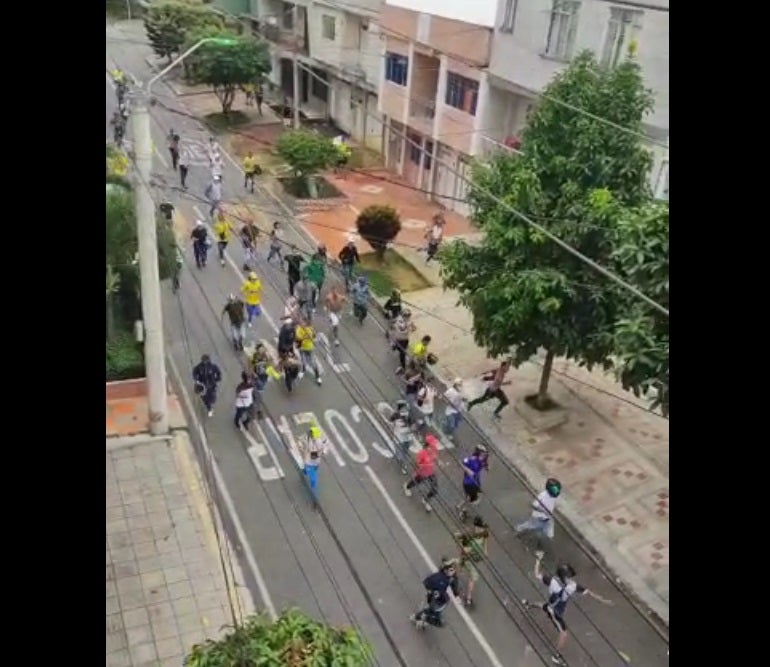 Batalla campal en inmediaciones al Estadio