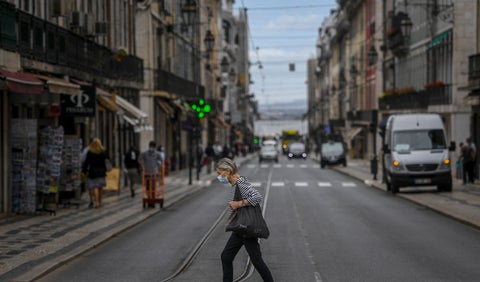 Uso de tapabocas en Portugal ya no es obligatorio