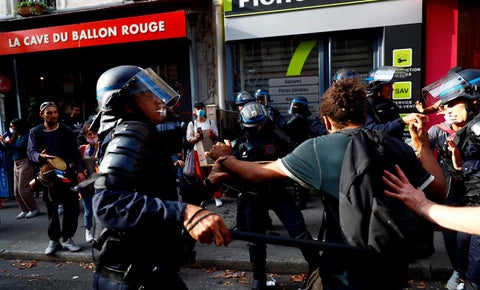 Protestas en París contra pasaporte sanitario