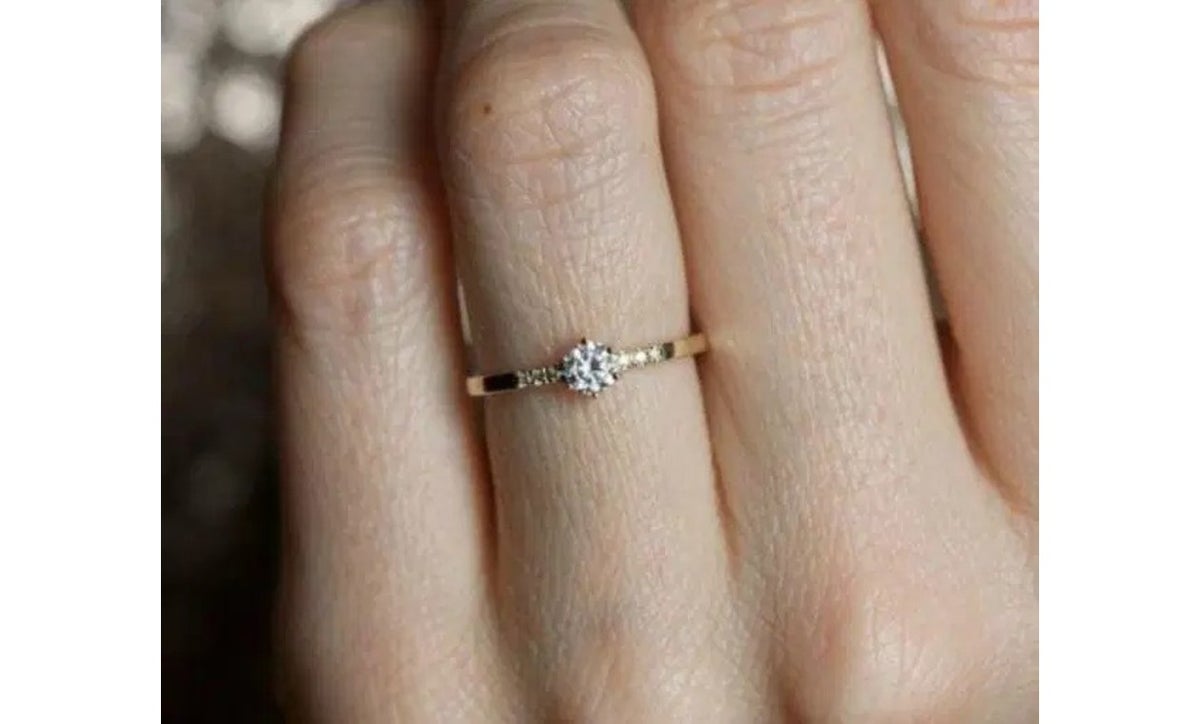 Anillo de compromiso- Referencia