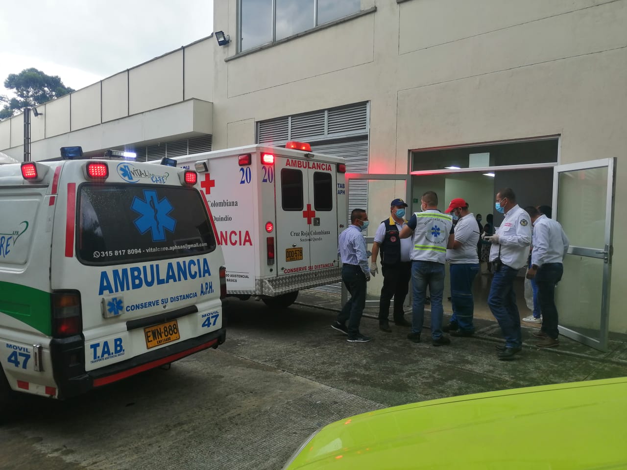 Traslado pacientes por presunta intoxicación - Archivo Cruz Roja Quindío