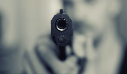Vigilante salva panadería de ser asaltada