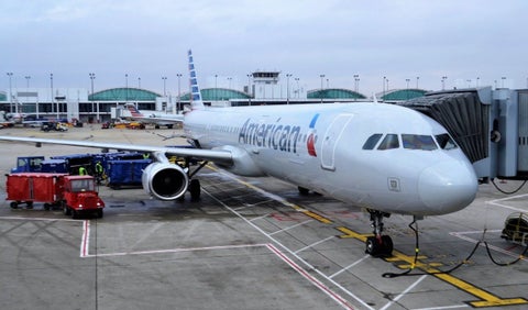 American Airlines canceló vuelos por falta de personal