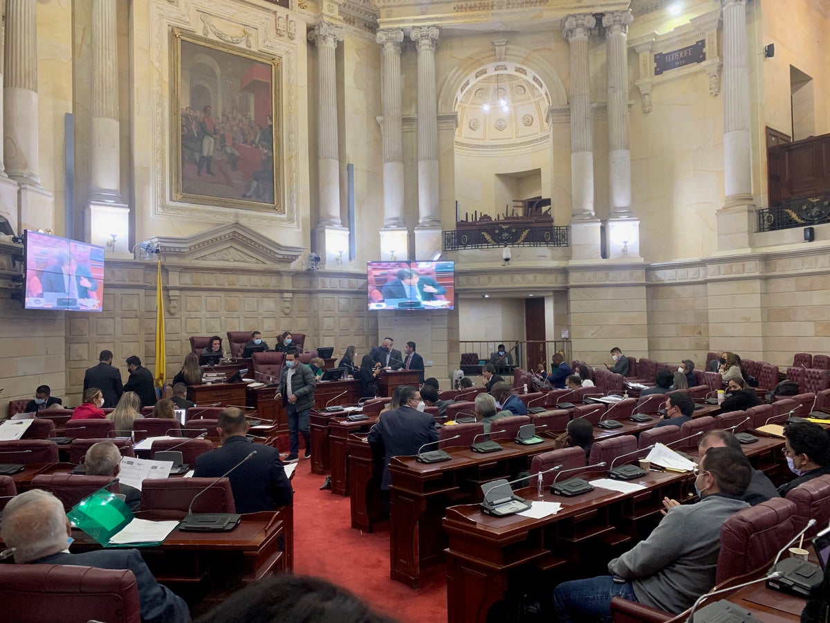 Comisión Primera de Cámara trabajando