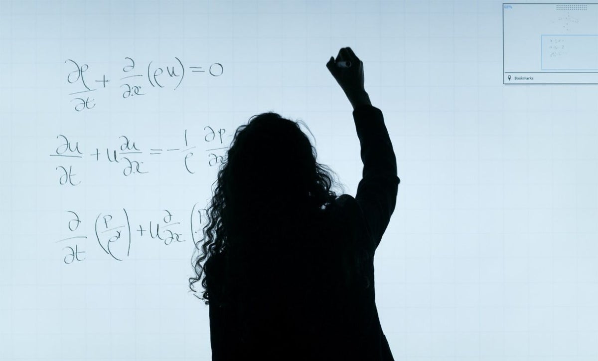Ingeniería / Mujeres estudiantes de ingeniería