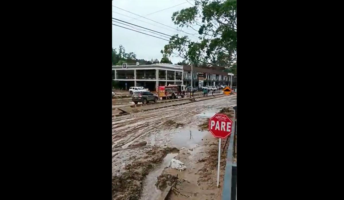 Vías de El Retiro, Antioquia, tras inundación