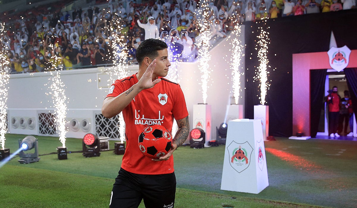 James Rodríguez con la camisera con el Al Rayyan