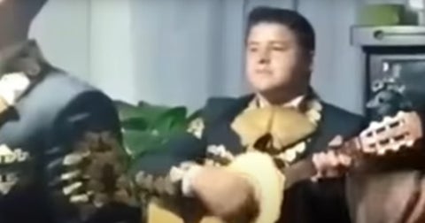 Mariachi robado en Los Laches de Bogotá