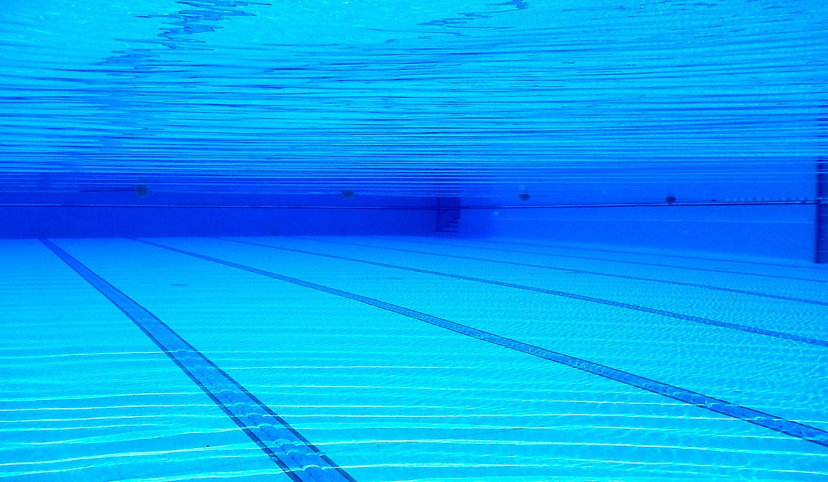 Piscina pública para nadar