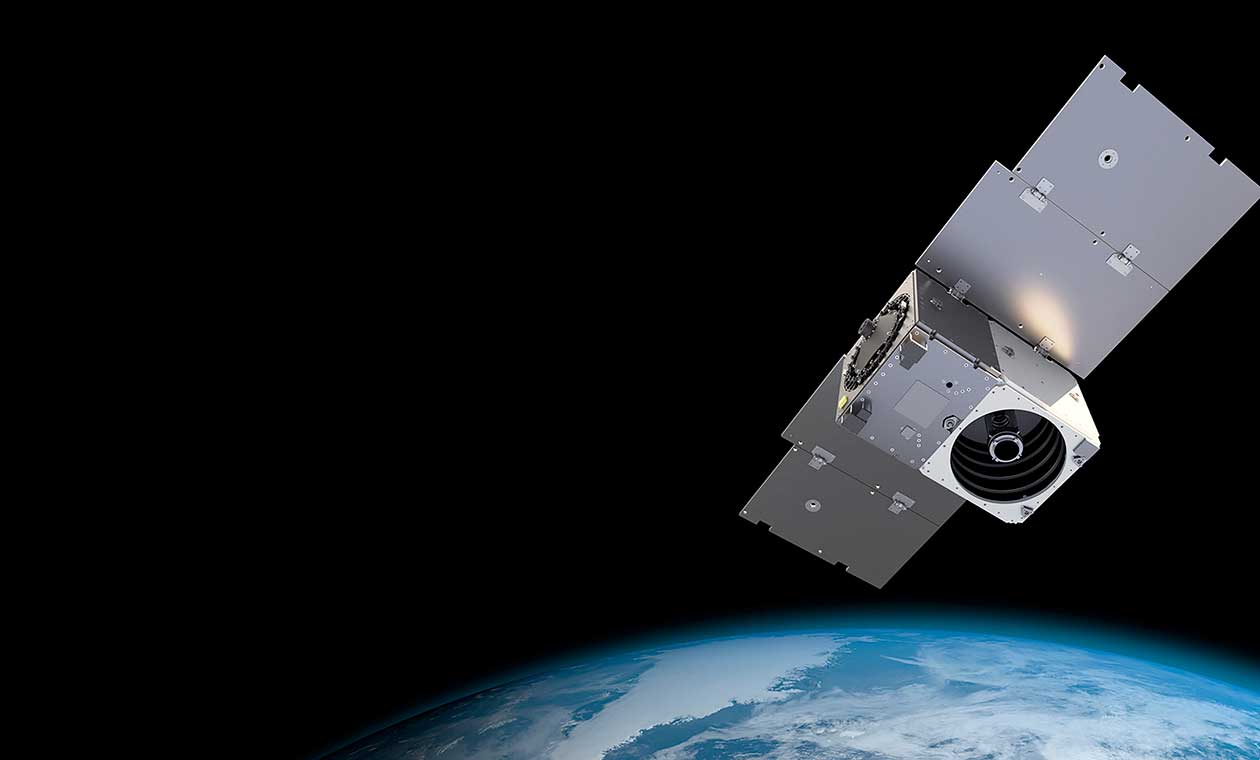 Satélite en el espacio exterior