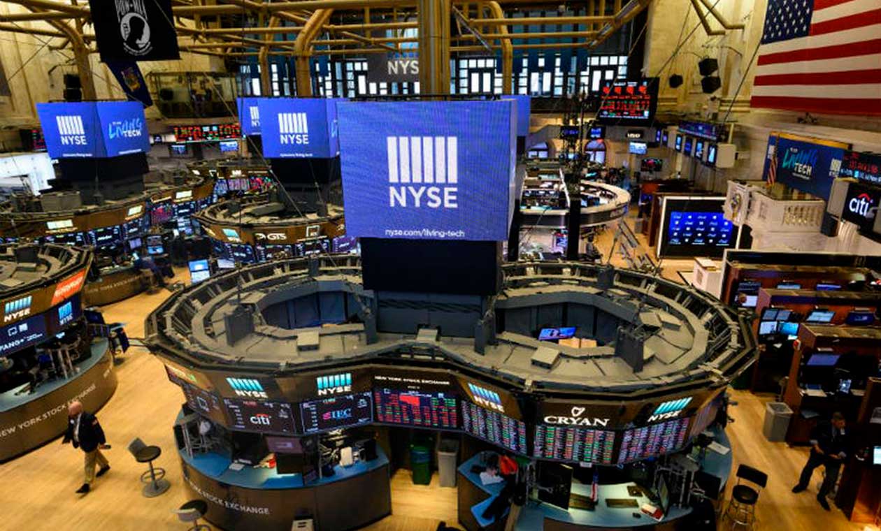 Corredores de bolsa en Wall Street
