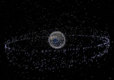 Escombros espaciales orbitando el planeta Tierra