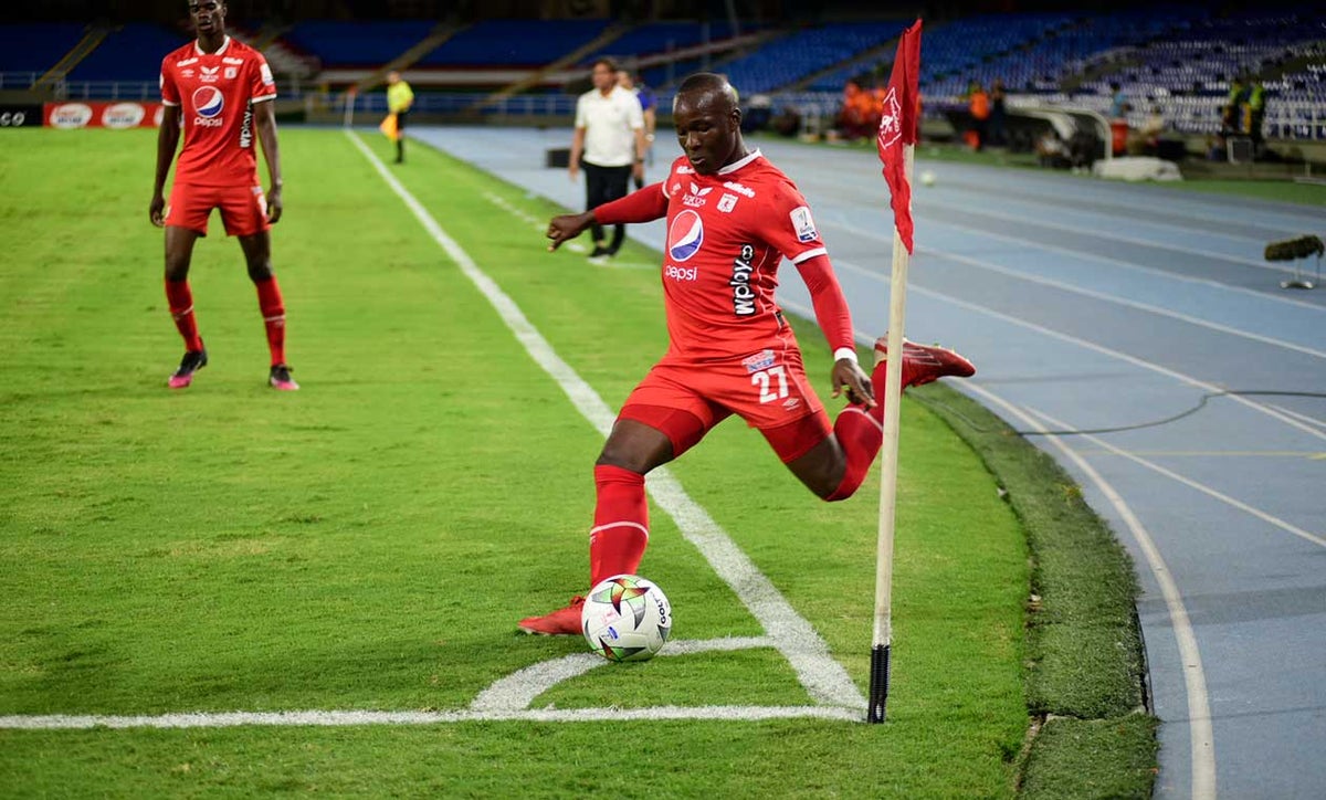 América de Cali en el campo de juego en Liga BetPlay II