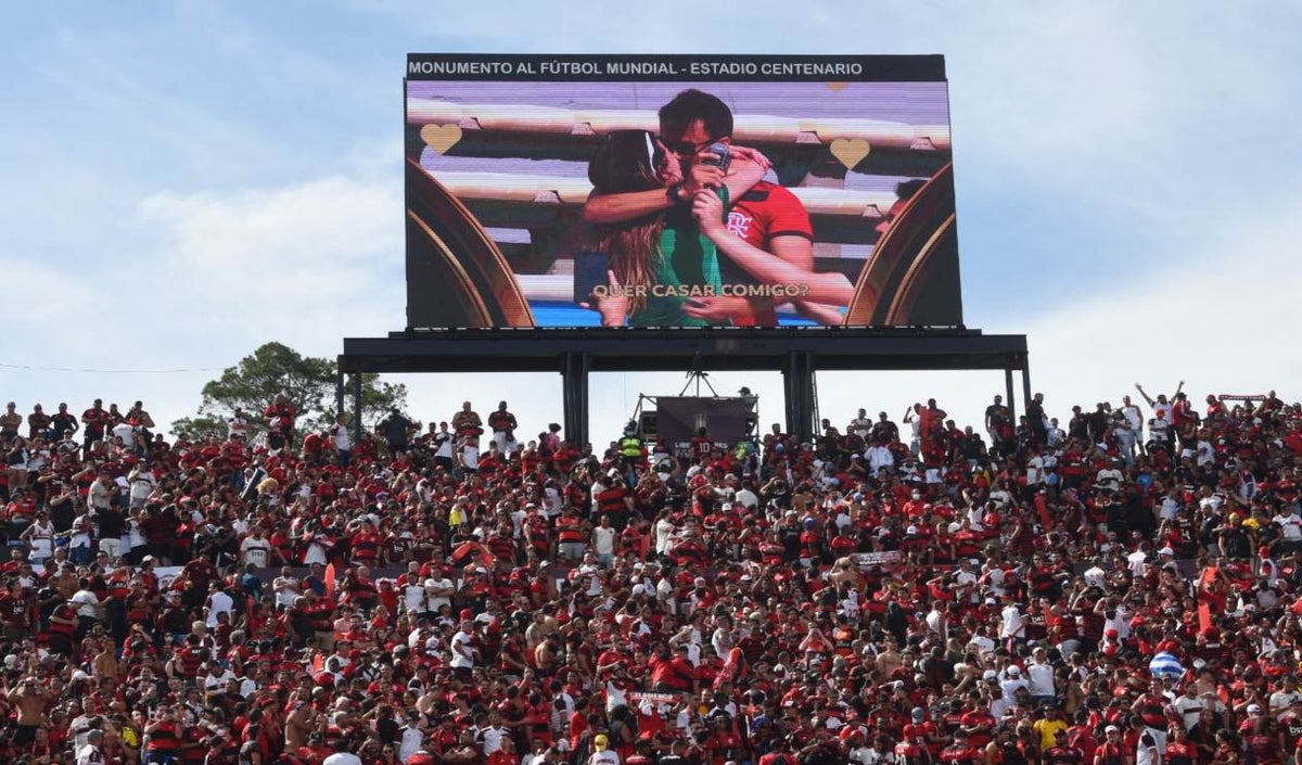 Beso de hincha de Flamengo por propuesta de matrimonio