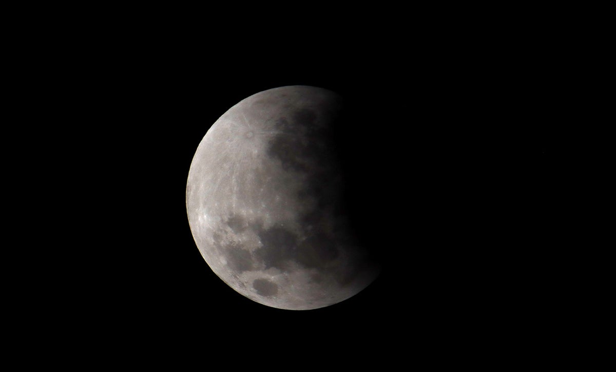 Proceso de eclipse lunar en Colombia 2021