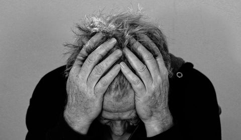 Hombre en estado de depresión