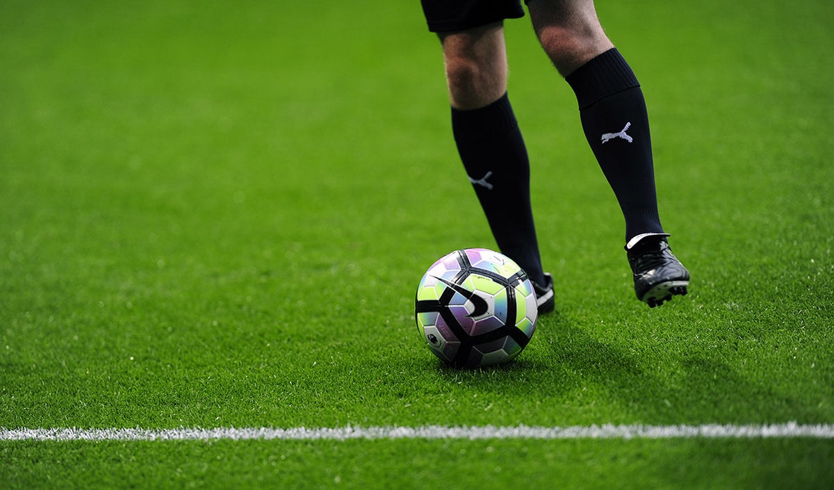 Jugador de fútbol en el campo de juego