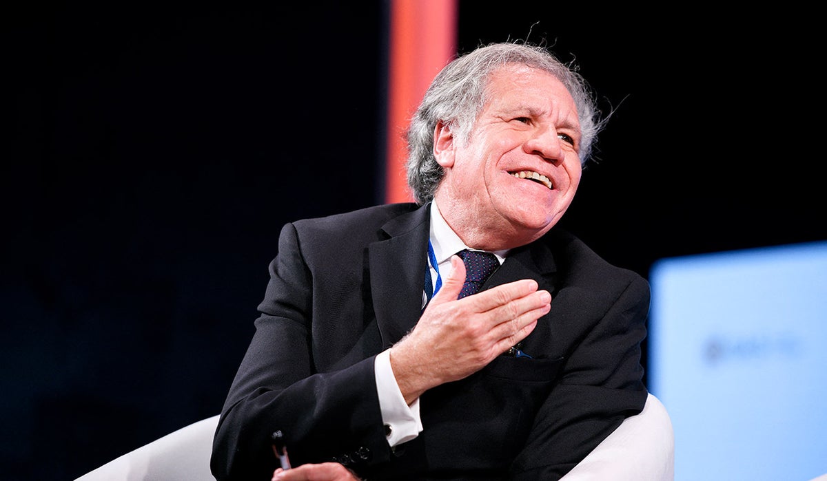 Luis Almagro, secretario general de la OEA en una conferencia.