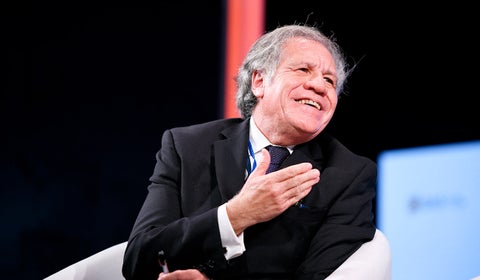 Luis Almagro, secretario general de la OEA en una conferencia.
