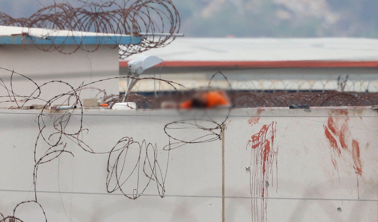 Masacre en cárcel de Ecuador deja más de 58 presos muertos