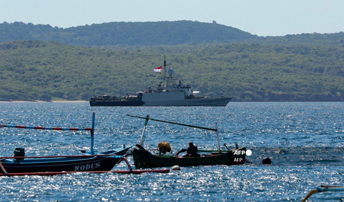 Embarcación que naufragó en el mar