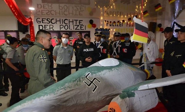 HOMENAJE AL NAZISMO
