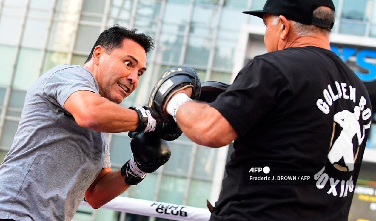 Óscar De La Hoya, realizando un entrenamiento.