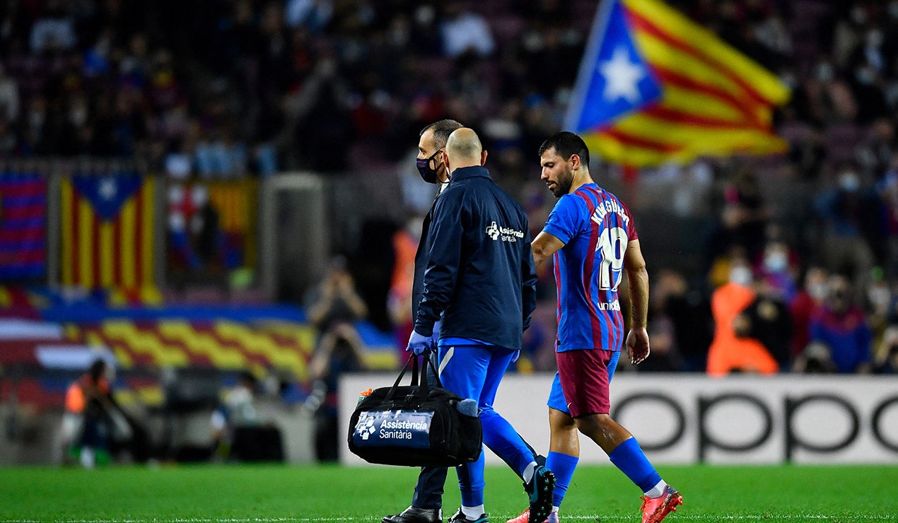 Sergio Agüero, jugando con el Barcelona
