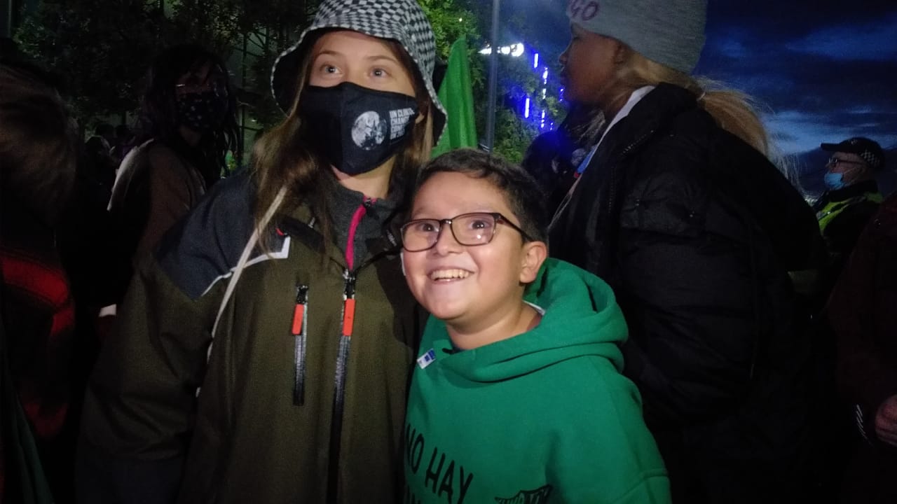Greta Thunberg y el colombiano Francisco Vera en la COP26