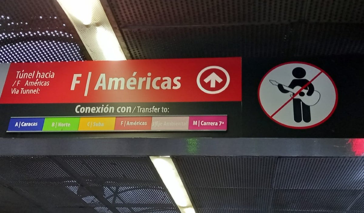 Señal de Transmilenio, estación Ricaurte