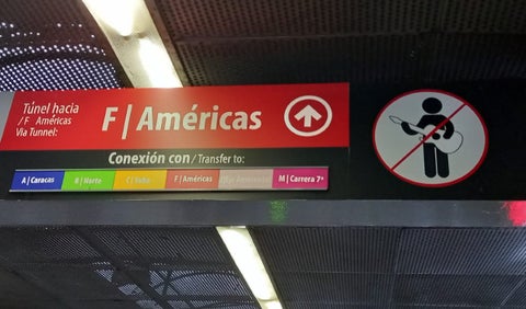 Señal de Transmilenio, estación Ricaurte