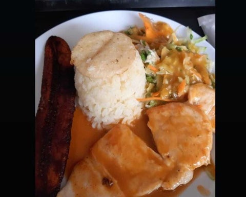 Referencia almuerzo ejecutivo o 'corrientazo' en Medellín.
