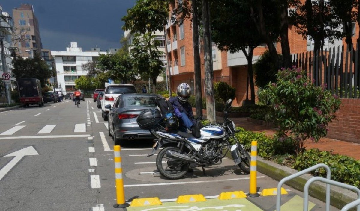 Cobro por parquear en zonas de parqueo pago en Bogotá será de $3.000 para carros