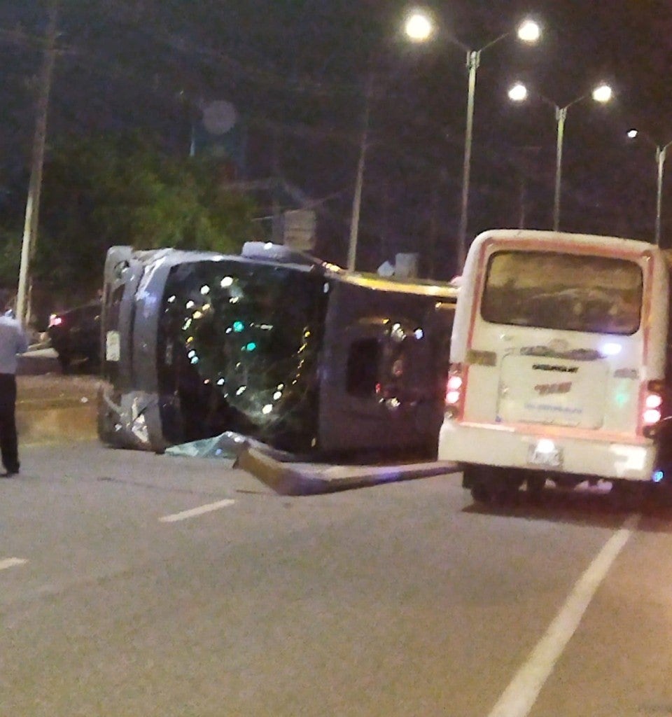 El cantante de música popular no se encontraba en el vehículo.