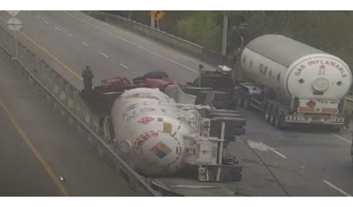 Accidente de camión cisterna en Bogotá - Villavicencio