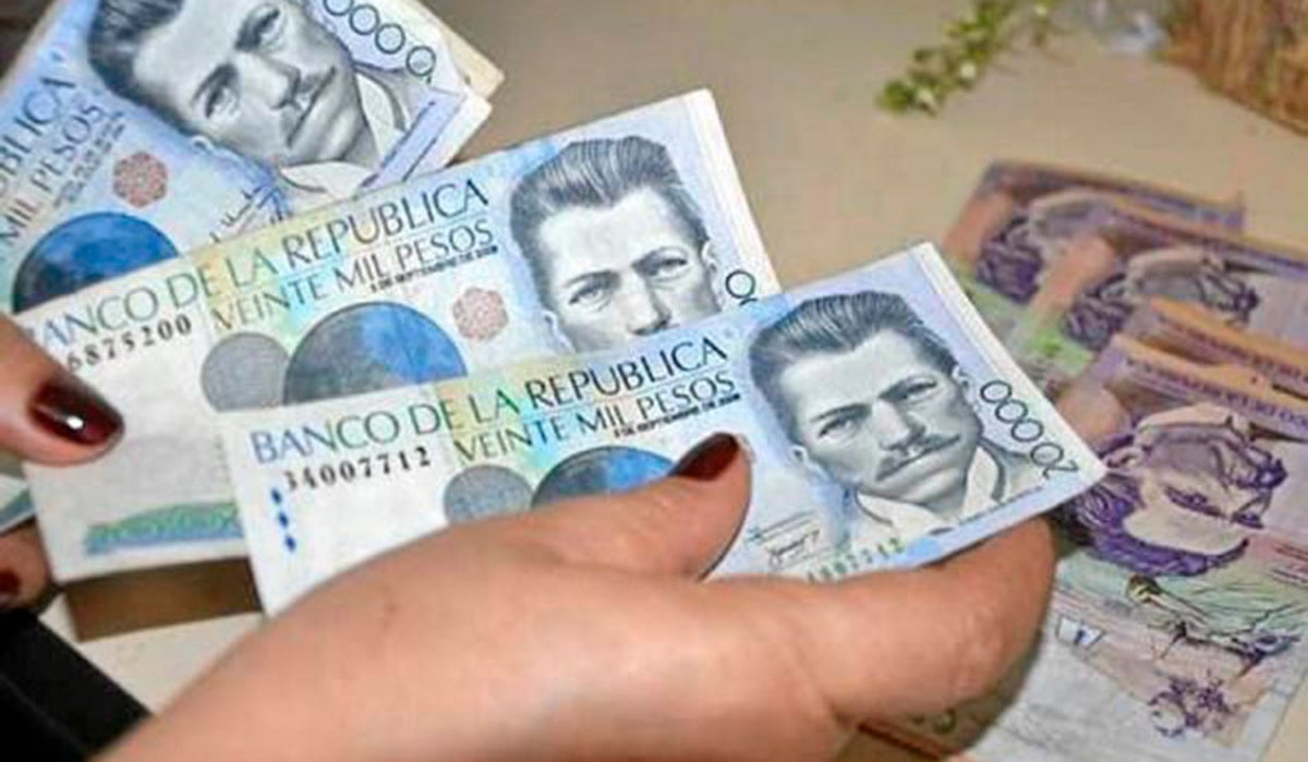 Pago de impuestos con dinero colombianos