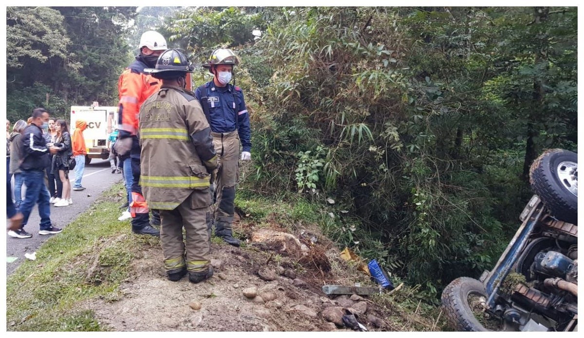 Bus volcado en Medellín