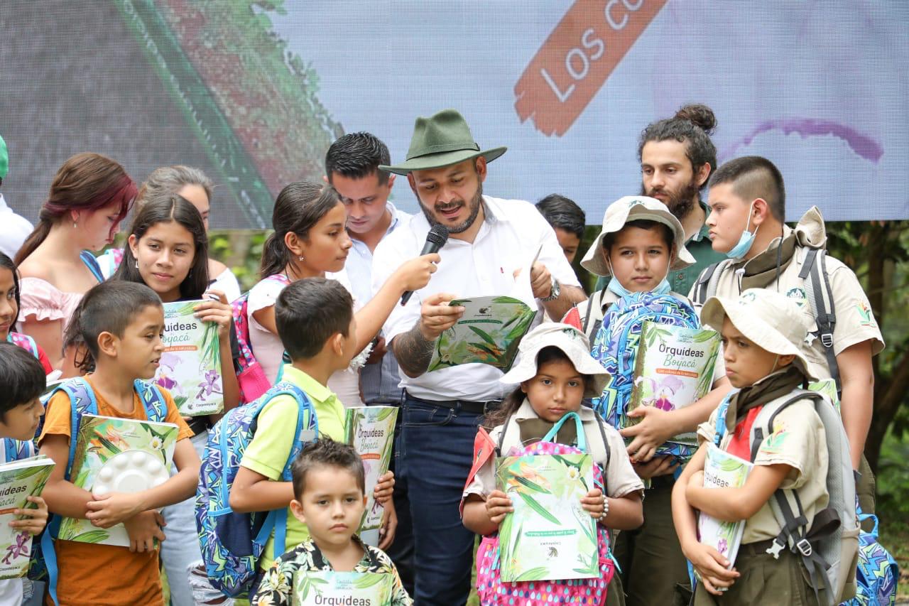 Corpoboyacá revela seis nuevos registros de orquídeas para la región y entrega 20 mil cartillas