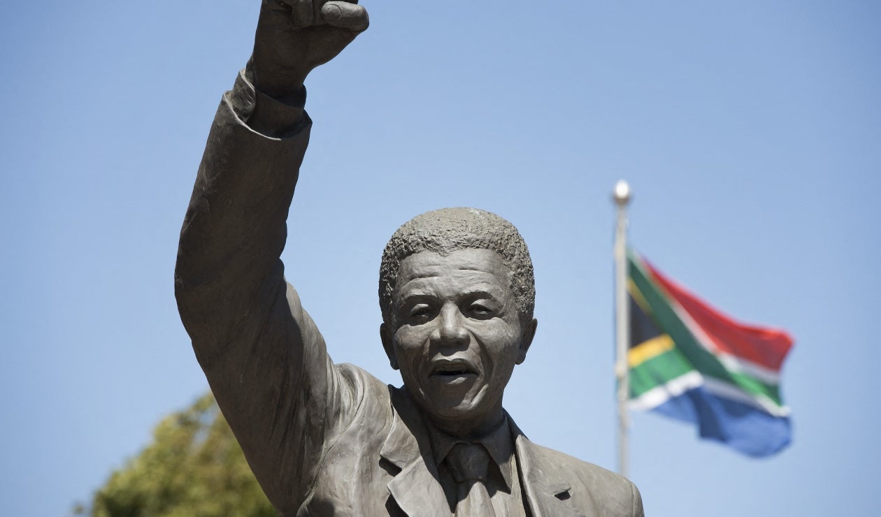 Estatua de Mandela, quien fue presidente de Sudáfrica